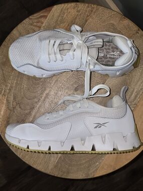 Reebok Zig Dynamica Running Shoe White With Gum Sole~Good Shape